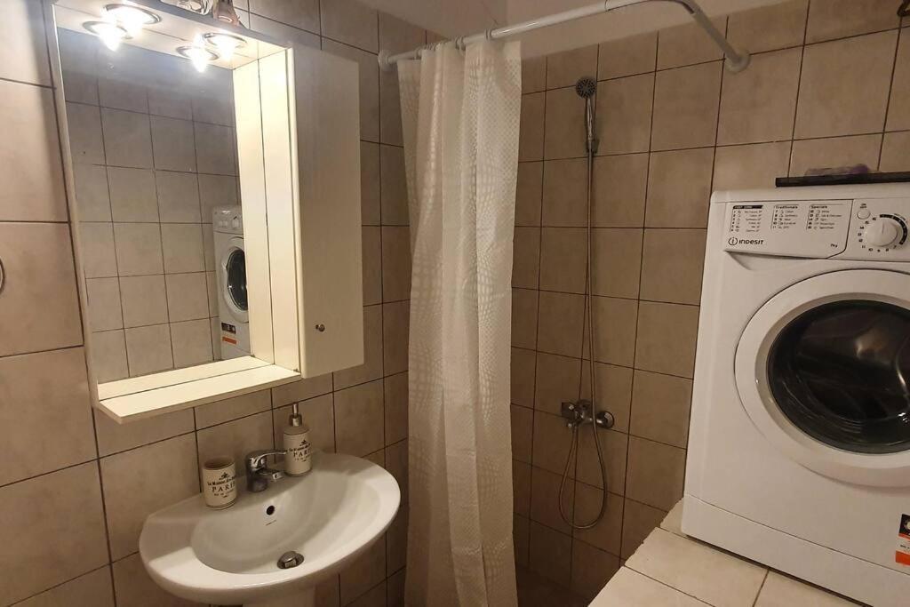 Spacious Beauty In Athens, 55M2, Metro 7' Exteriör bild