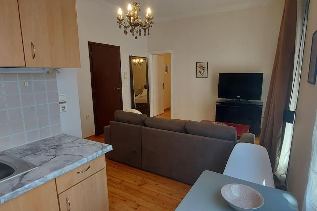 Spacious Beauty In Athens, 55M2, Metro 7' Exteriör bild